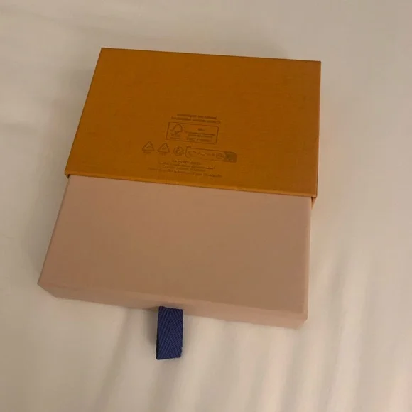 Louis Vuitton rare abd collectible , authentic - Picture 7 of 7